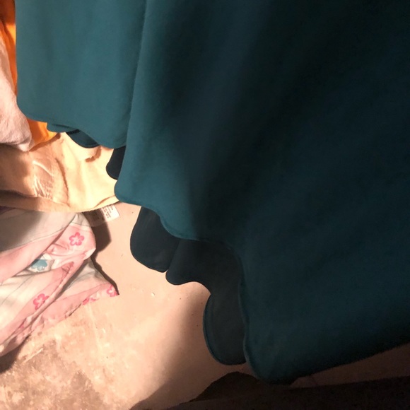 Cameron Blake deep GREEN evening gown - Picture 8 of 8